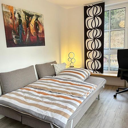 Grosszuegiges Helles Penthouse -Komplette Etage- Mit Balkon Und Stellplatz In Ruhiger Lage كولمباخ المظهر الخارجي الصورة
