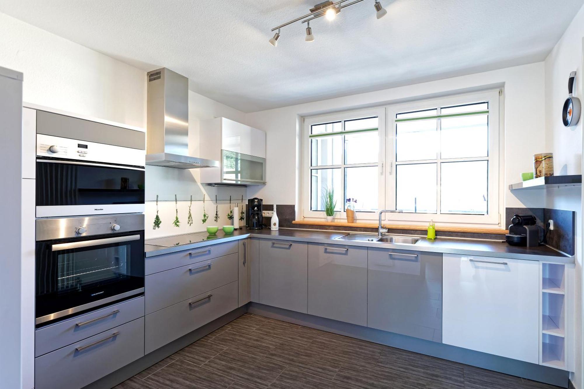 Grosszuegiges Helles Penthouse -Komplette Etage- Mit Balkon Und Stellplatz In Ruhiger Lage كولمباخ المظهر الخارجي الصورة